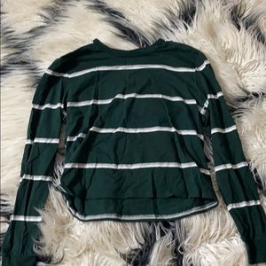A cute striped long sleeve shirt!😁